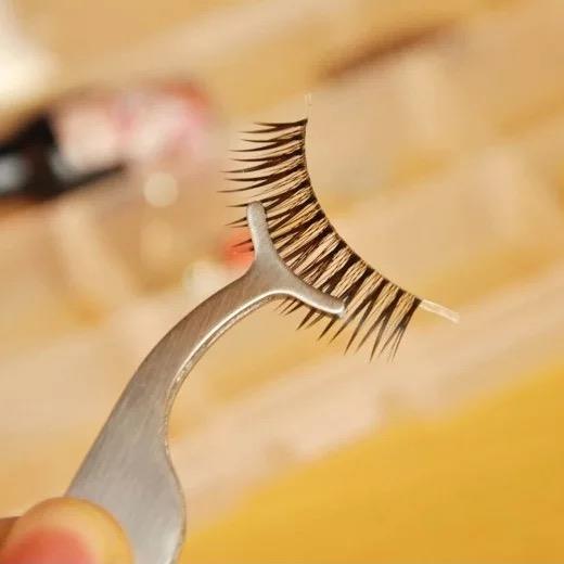 Eyelash Extension Tool